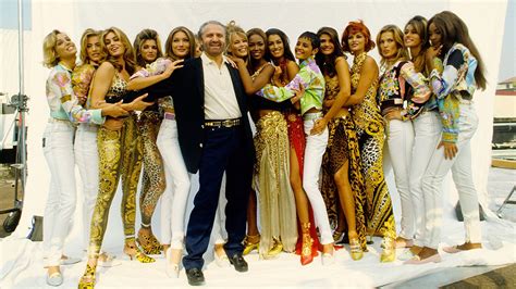 versace la storia|when did gianni versace found.